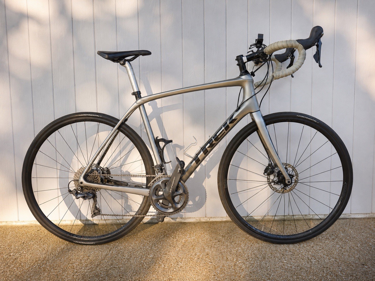 Trek Domane SL 6 Carbon Road Bike Shimano Ultegra Disc 500 OCLV 58cm 2022