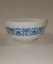 Vintage Pyrex #403 - 2.5 QUART Blue HORIZON Cinderella Nesting Mixing Bowl