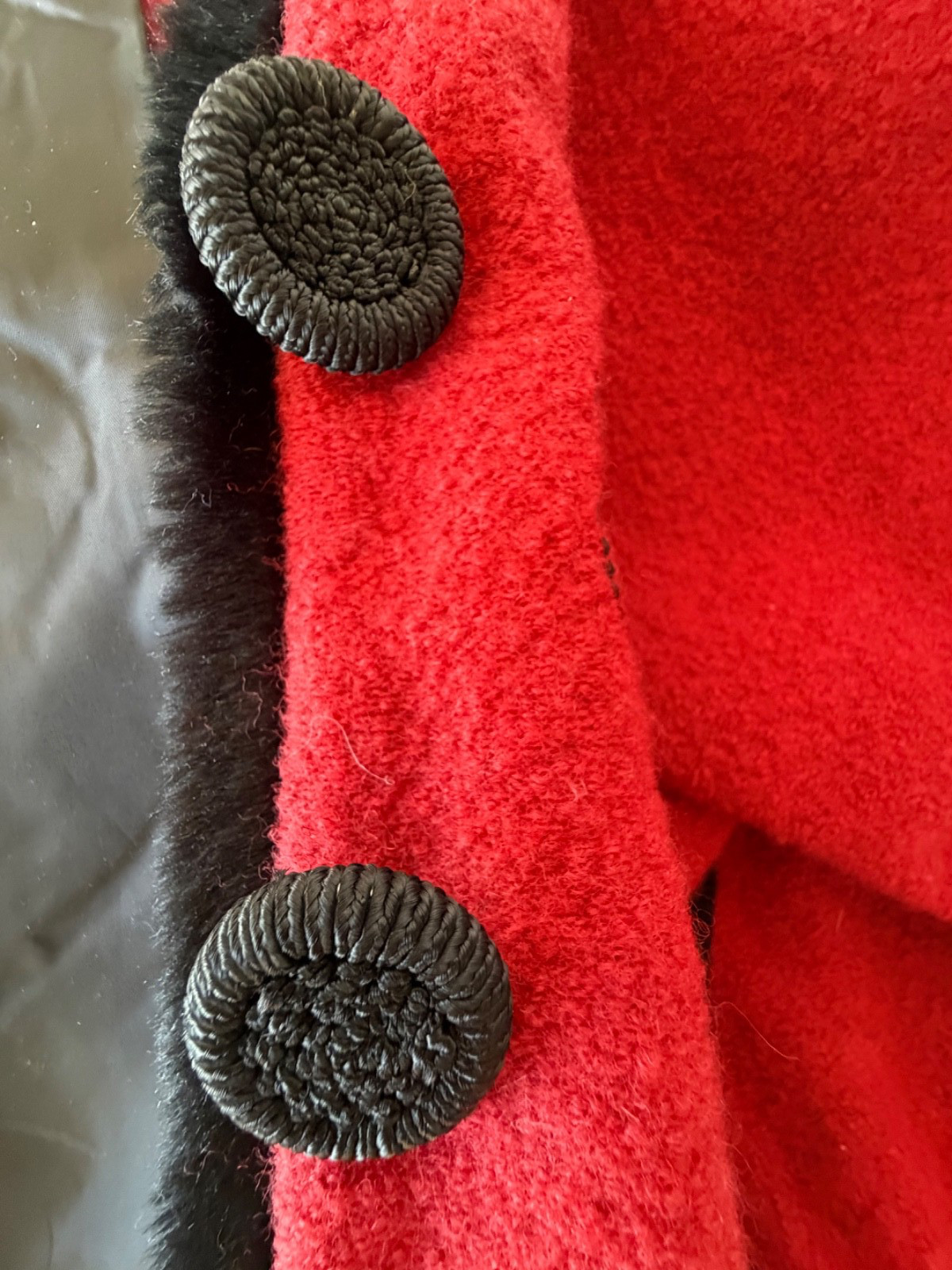 CARSON SIZE MEDIUM Red Wool Covered Button Up Emb… - image 8