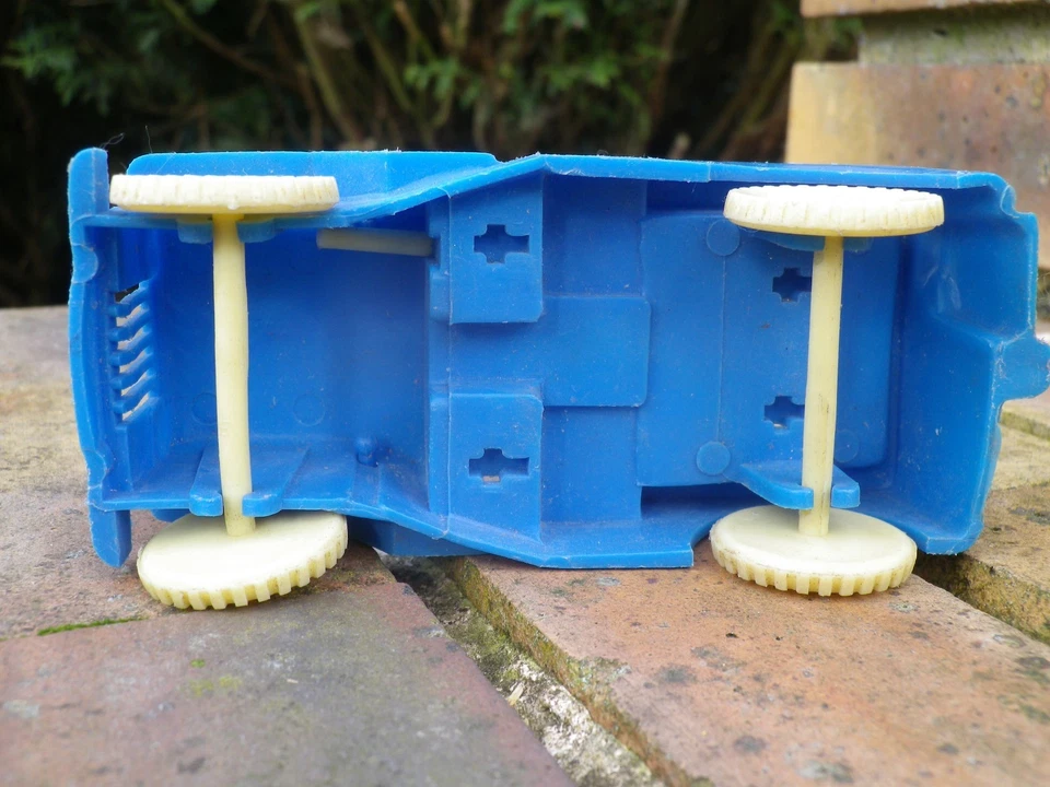 JEEP PLASTIQUE VINTAGE longueur 12 cm bon état / très bon état - Photo 4/4
