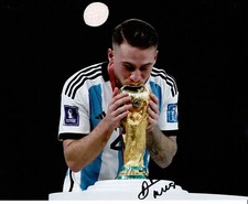 Alexis Mac Allister Signed 10X8 Photo Argentina World Cup Winner AFTAL COA (1160 Alexis Mac Allister Signed 10X8 Photo Argentina World Cup Winner AFTAL COA (1160