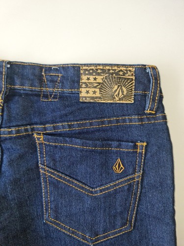 VOLCOM Night Walks Denim Shorts Size 10 Skinny Bermuda Fit Dark Blue Wash - Picture 3 of 8