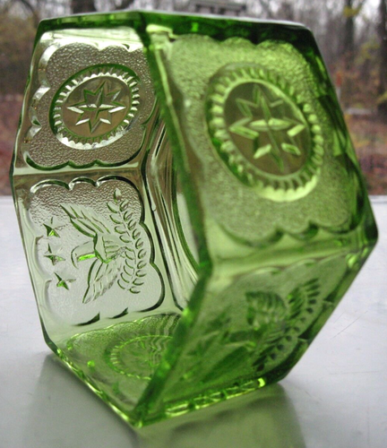 Tiara Indiana Glass Lime Green Colonial Candy Box Dish Bottom Without Cover - Picture 4 of 7