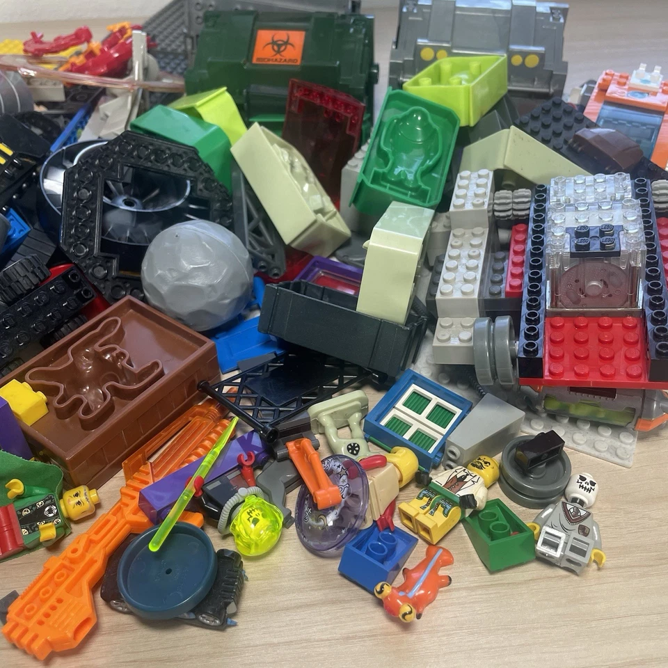 LEGO Lote Power Miners City Agents Cajas de Peligro Biológico a Granel Minifiguras Armas Piezas Foto 2 de 4