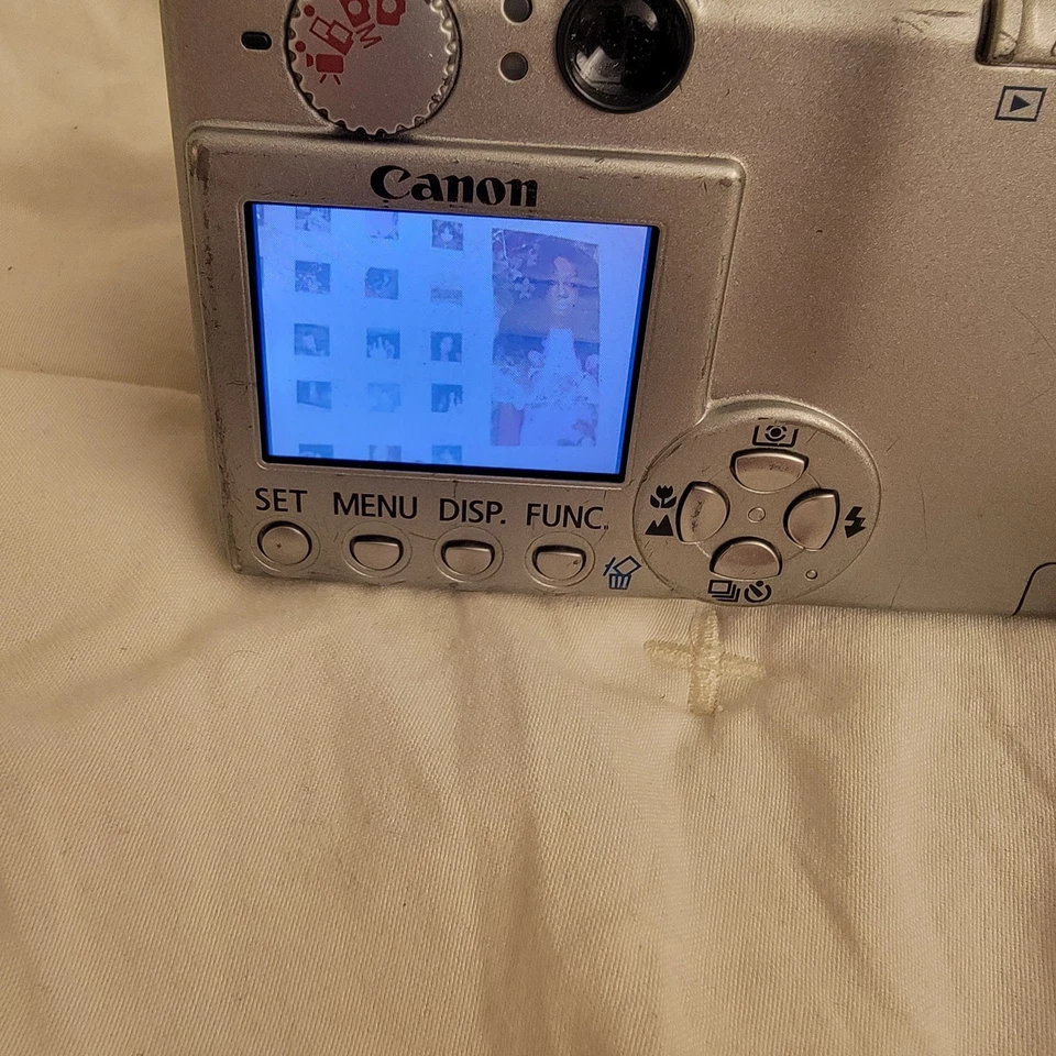 Canon PowerShot Digital  S400/ IXUS 400 4.0MP W/ Battery & Cf Card WORKS READ - Image 4 of 4