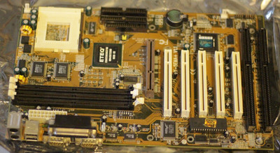 Super Sockel 7 ATX Mainboard SOYO SY-5EMA+ 1.1 Sdram AGP Isa PCI VIA MVP3