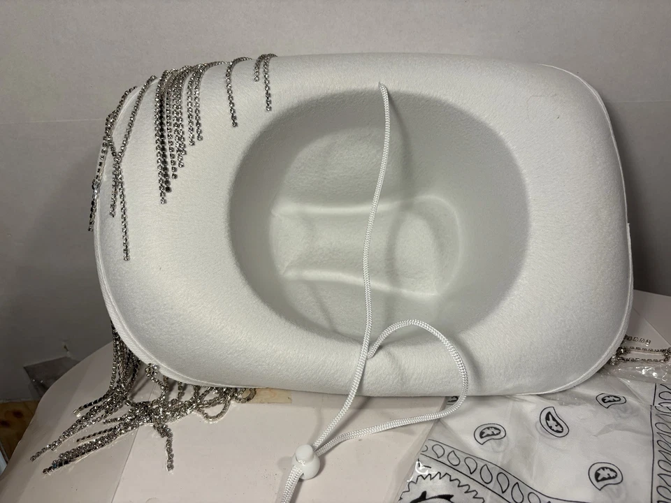 Sombrero de Vaquero Decorativo de Moda con Borla para Halloween con Bandana a Juego Foto 2 de 4