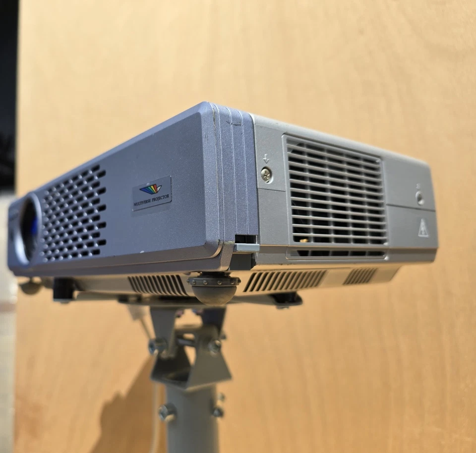 SANYO PLC-XU48 Projector Beamer XGA 3LCD 3000 LUMENS VGA, Preis Verhandelbar - Bild 4 von 4