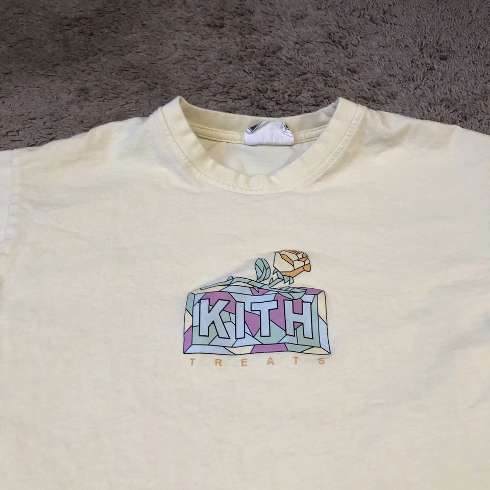 Camiseta Kith Treats Mosaico Rosa Para Hombre Talla Pequeña Marfil Vidrieras Ropa de Calle Foto 4 de 4