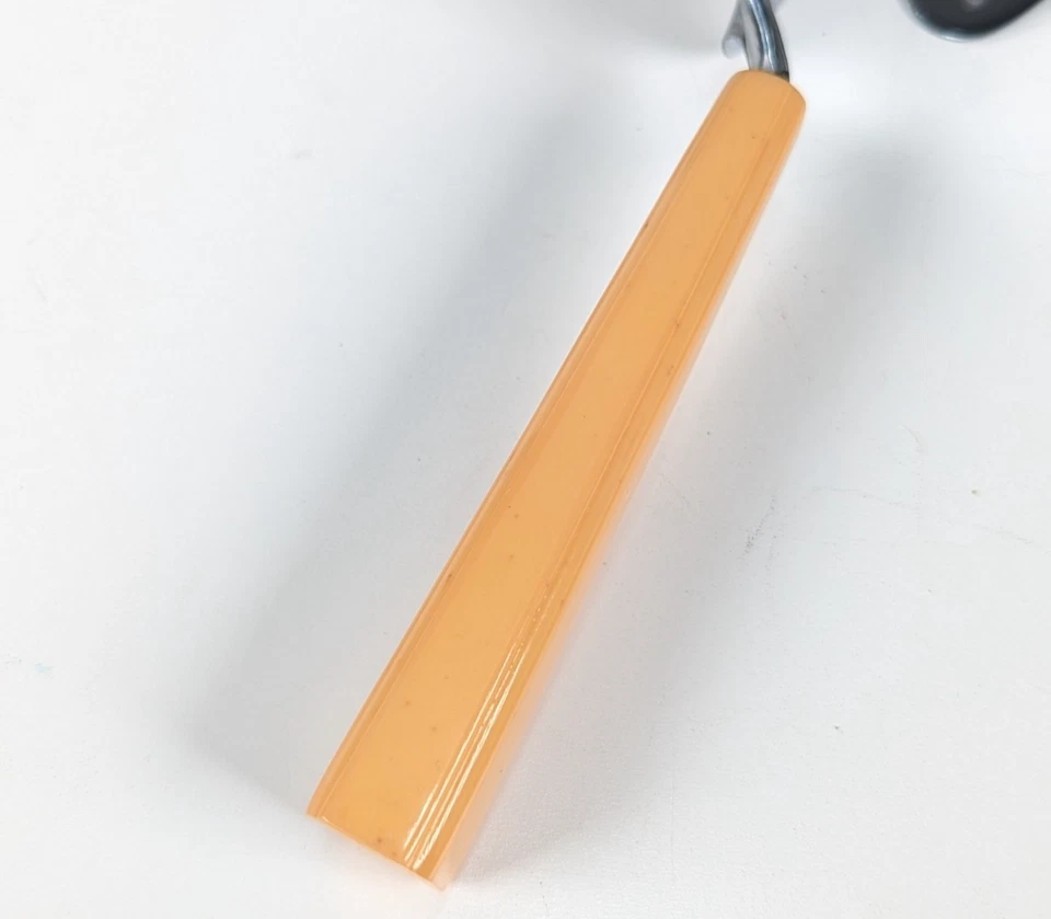 Vtg Bakelite 2 Sided Pie or Cake Server Mid-Century Modern Kitchen Dining MCM - Image 4 of 4