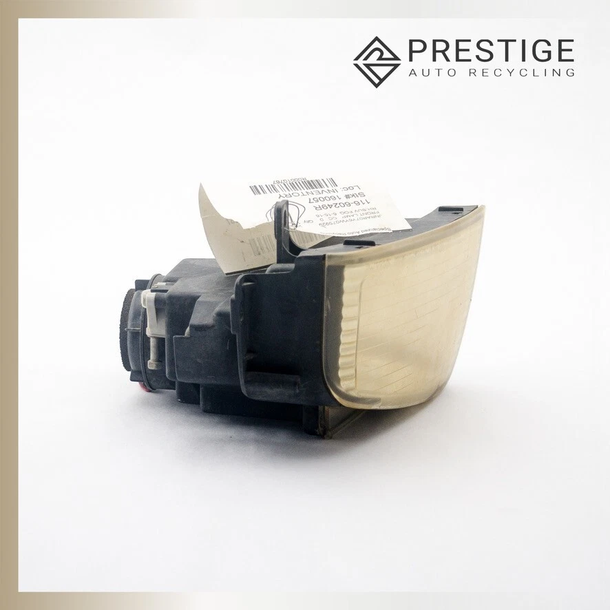 1997-2000 INFINITI QX4 Fog Light Fog Lamp Front Right 261501W325 OEM - Image 3 of 4