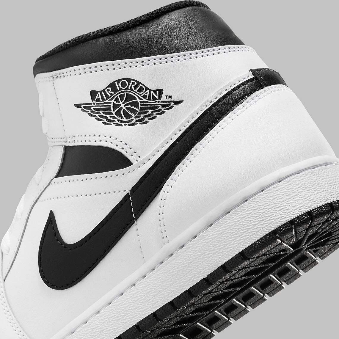 Nike Air Jordan 1 Retro ブラック/ホワイト 国内2月3日発売予定】ナイキ エアジョーダン 1 レトロ ハイ OG
