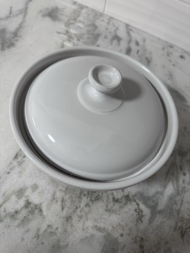 Vintage Barbotina Made Portugal Ceramic Baking/Casserole Covered Dish. #558 - Picture 3 of 8