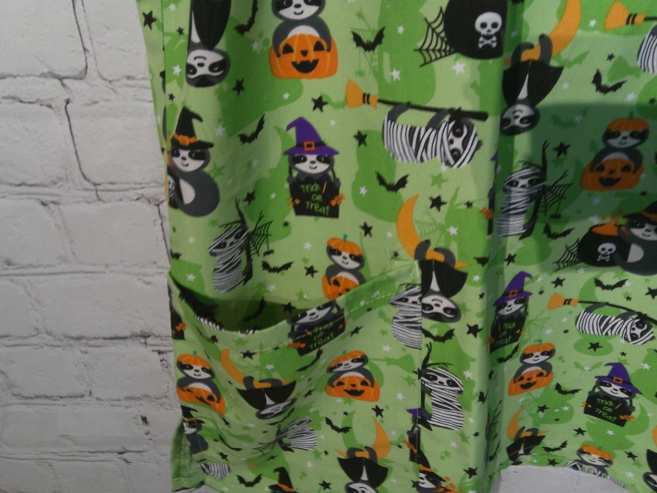 Womens Green Halloween Divine Curves short sleeve Medical Top Plus Size 1X - Image 3 of 4