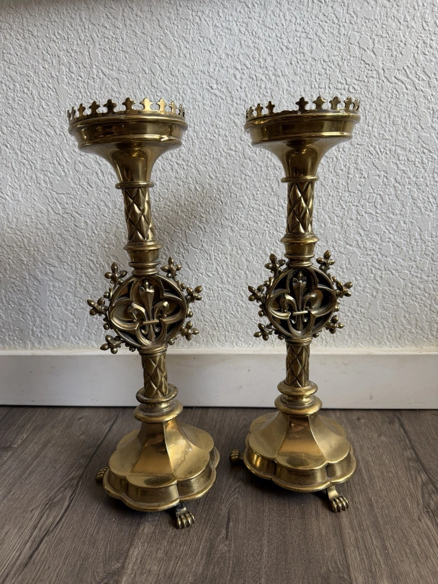Candélabre d'Église Gothique Antique en Bronze en vente sur