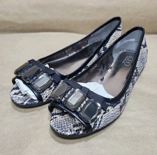 Logo Instant Chic Faux Snakeskin Open Toe Slip On Flats w/Rhinestones 9.5 Womens