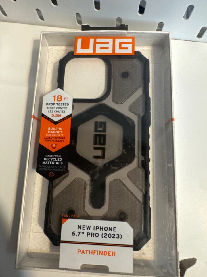 Чехол для iPhone 15 Pro встроенный магнит городская броня отличный материал  - Изображение 2 из 2