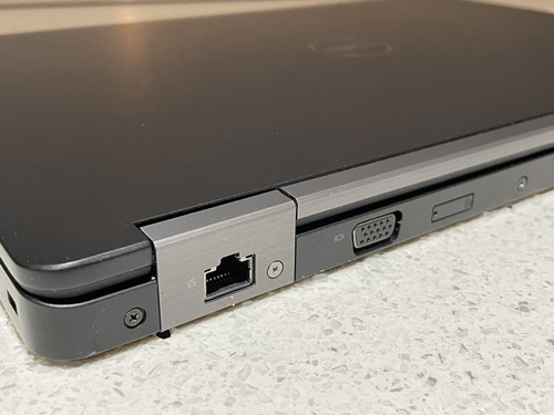 Dell Latitude E5570 i5-6300U 3.0GHz 8GB 256 GB SSD BT HDMI 15.6" Win 10 Pro NS - Picture 7 of 12