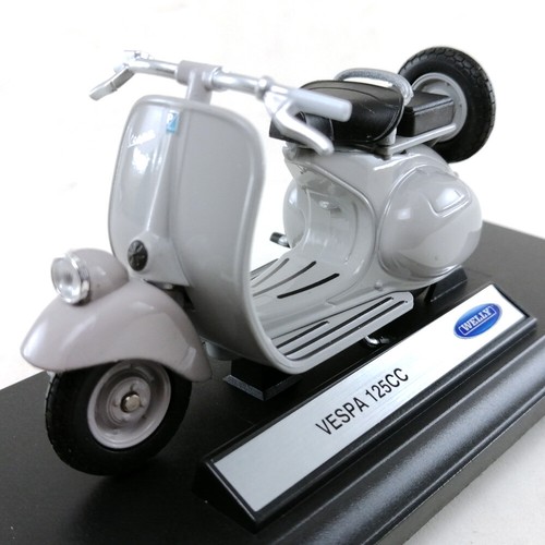 Vespa 125 c.c. Motorcycle Die-cast Model Welly 1:18 Scale Toy Collection Hobby 1 - Picture 7 of 12