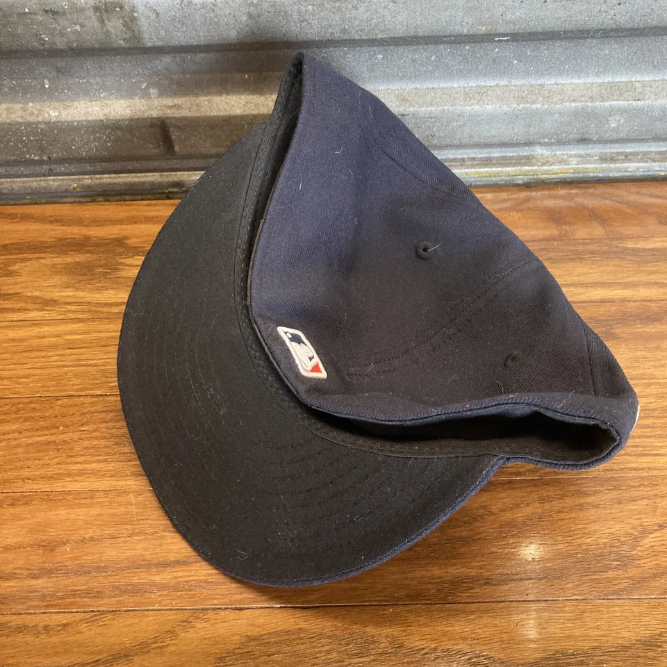 2018 MLB World Series Champions Boston Red Sox Fitted Hat New Era 59FIFTY 7 7/8 - Image 2 of 4