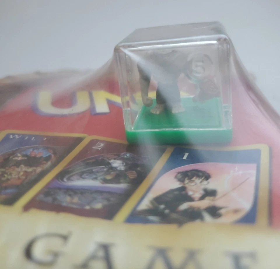 Mattel Harry Potter UNO Card Game Mattel 2000 w/ Troll in the Dungeon dicer - Image 3 of 4