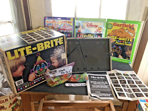 Vintage Original LITE BRITE 1986 Hasbro Works with Box 500+ pegs 65+ pages