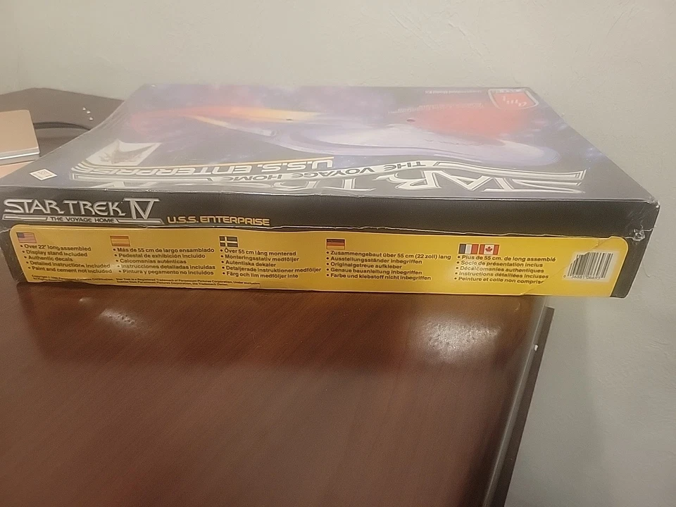 1986 Star Trek IV The Voyage Home AMT Enterprise Model Kit - NEW Sealed - Image 3 of 4