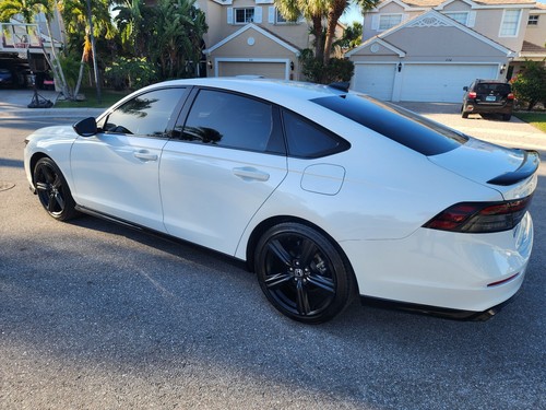 2023 Honda Accord HYBRID SPORT-L - Picture 11 of 24