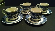 Set of 4 Blue Willow Pattern Stackable Tea Cup/Mugs with Saucers, Marked USA 
