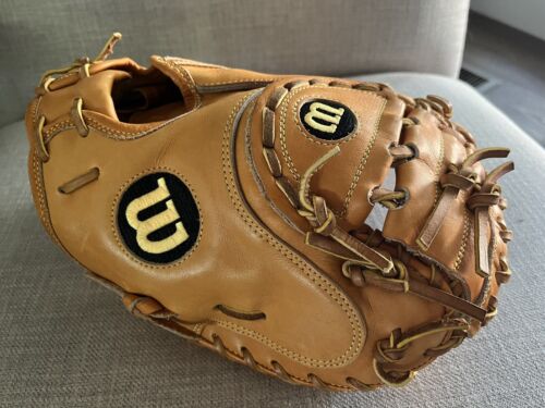 PRO ISSUE Wilson 1366 A2000 (MADE IN JAPAN) PRO-STOCK  34 Baseball Catcher Mitt  - Picture 1 of 17