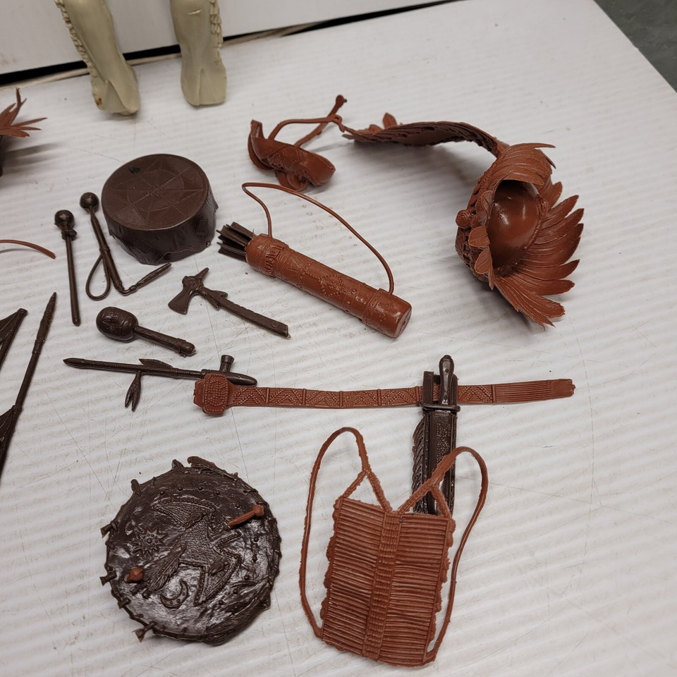 Vtg 1967 GERONIMO 12" Action Figure w/Accessories by Louis Marx. Used