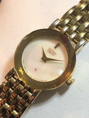 Citizen Women\'s Gold filled Vintage -1981 M.O.P. Citizen Eco-Drive Watch Women 17mm MOP Dial Two Tone Oval  main image 3