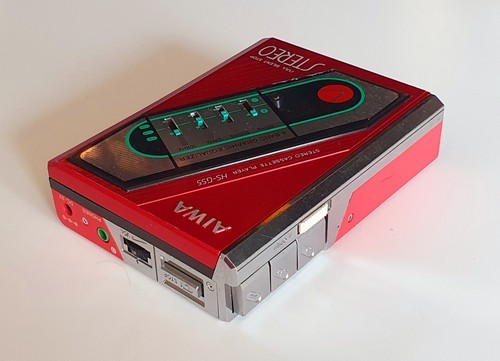 RED Aiwa HS-G55 Walkman Lettore cassette personale 4 bande Equalizzatore completamente funzionante - Foto 2 di 10