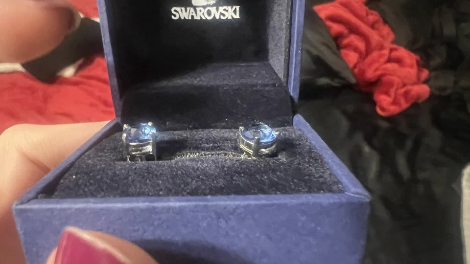 Tachuelas Swarovski azules Foto 4 de 4