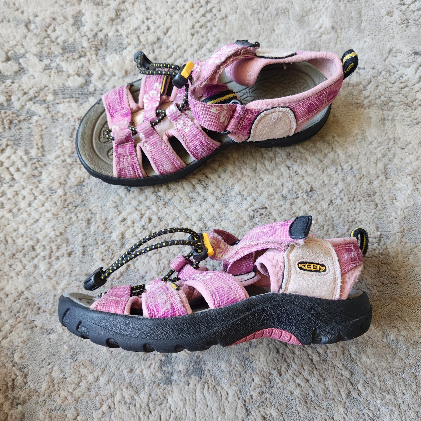 Sandali sportivi Keen Zuma taglia 12 bambino punta aperta rosa floreale scarpe da trail elastiche