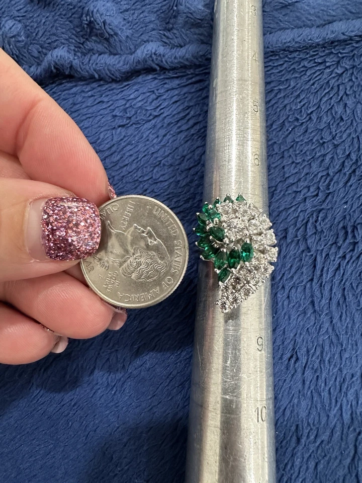 Anillo de cóctel de plata de ley 925 con circonitas cúbicas de piedra de vidrio transparente y verde, 7,5 Foto 4 de 4