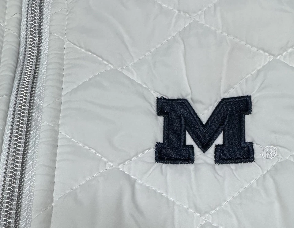 Chaleco acolchado ligero blanco Colosseum para mujer con logotipo de Michigan talla pequeña Foto 4 de 4