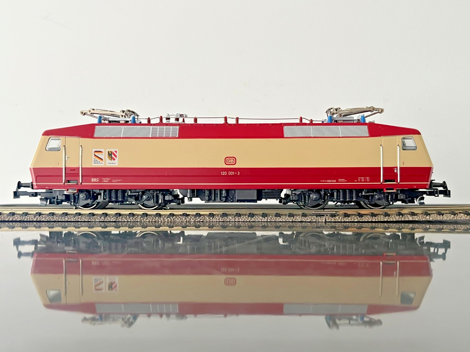 Märklin 3153 DB BR 120 001-3 Locomotive H0 Idéale pour Circuits Ferroviaires Vintage