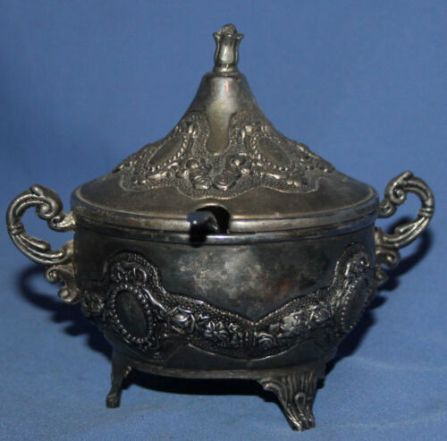 VINTAGE ORNATE SILVER PLATED FOOTED SUGAR BOWL - Picture 1 of 12
