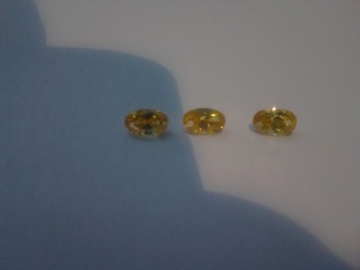 3 einzelner synthetischer ceylon Saphir, gelb, oval facet ca. 3 x 5 mm  clean