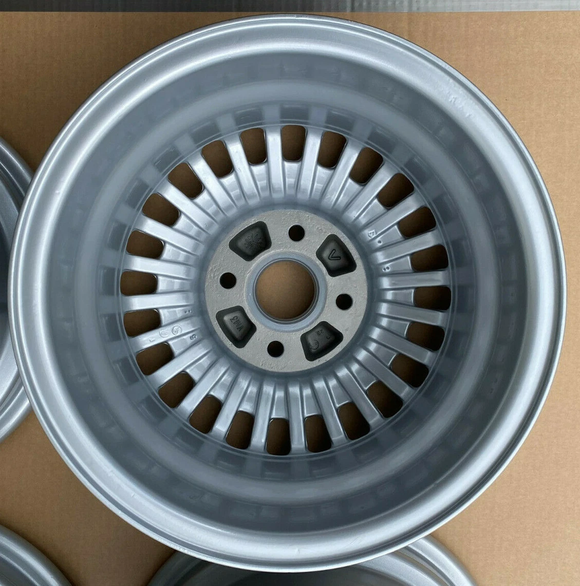 original Volkswagen 13 Zoll 5,5x13 ET 38 4x100 Alufelge 321601025C 
