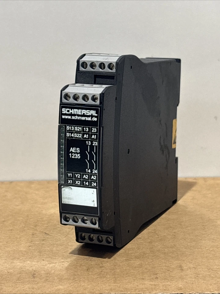 SCHMERSAL AES 1235 Ue 24 VDC - Photo 2/4