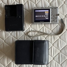 Sony Super Steady Cybershot Digital Camera DSC-9 6.0 Charger Battery Case Mint