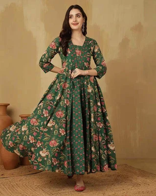 Indian Women Green Cotton Floral Printed Anarkali Kurta Kurti New Long Dress - Image 1 of 4