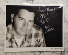 Fotografía autografiada por Brad Sherwood 8x10 en blanco y negro actor comediante cuya línea es de todos modos