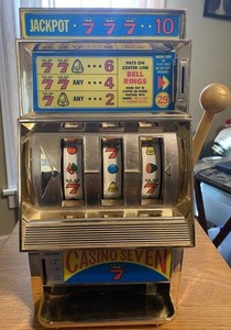 ワコー（Waco）製のヴィンテージ「ドローポーカー」スロットマシン玩具　日本製 ワコー（Waco）製のヴィンテージ「ドローポーカー」スロットマシン玩具