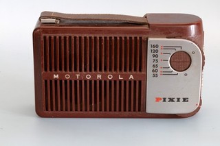 Vintage Motorola Pixie Portable Vacuum Tube Radio 1955 Untested