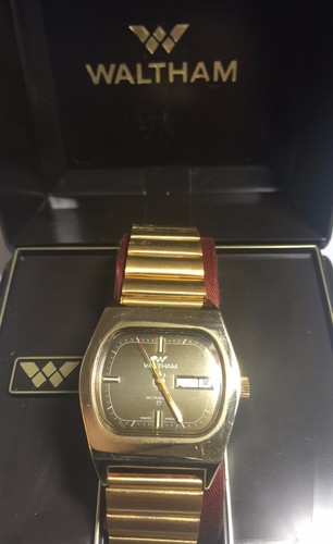 Nuevo de lote antiguo década de 1970 Waltham de cuerda automática hecho en Suiza 17 joyas reloj dorado automático (01) - Imagen 7 de 8