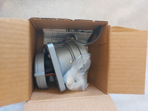 APPLETON ADR3023 30 AMP 2W3P POWERTITE RCPT ( QTY ) 1 - Picture 2 of 2
