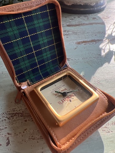 VINTAGE DEWAR'S WHITE LABEL SCOTCH WHISKEY TRAVEL ALARM CLOCK ZIPPERED CASE EUC - Picture 4 of 5